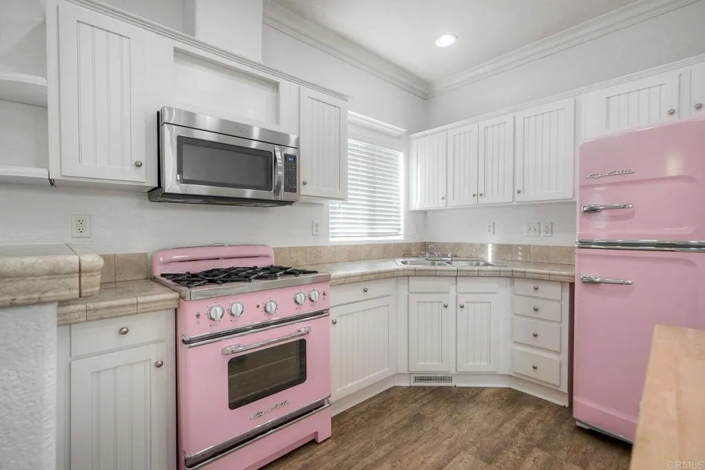https://cdn.realtyfeed.com/cdn/127/306577278/0fb1806d6f4b6e27973011c9b39d84c1.webp