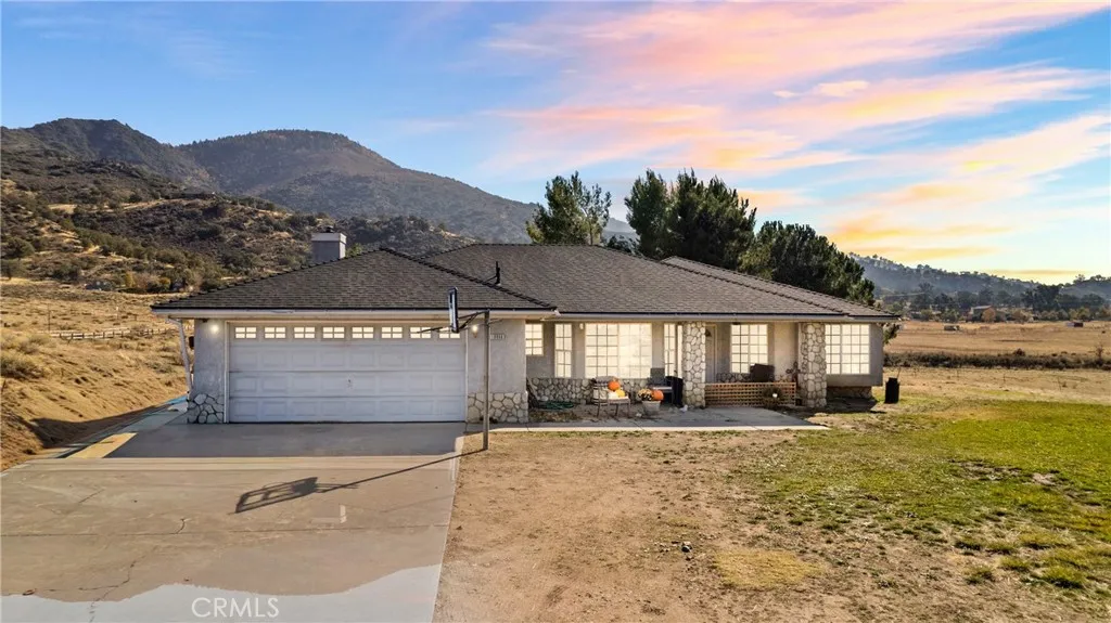 18888 Pellisier Road, Tehachapi, CA 93561 - Main photo, Tehachapi, CA