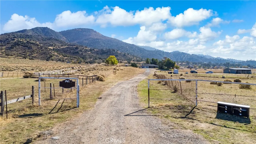 18888 Pellisier Road, Tehachapi, CA 93561 - Photo 2 of 43, Tehachapi, CA