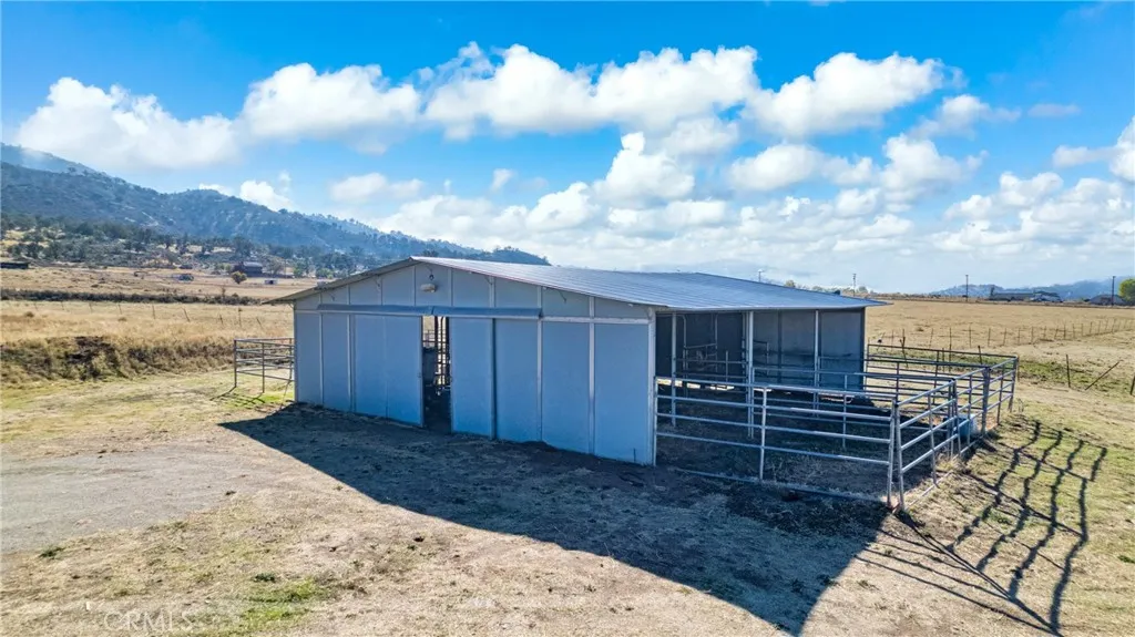 18888 Pellisier Road, Tehachapi, CA 93561 - Photo 3 of 43, Tehachapi, CA