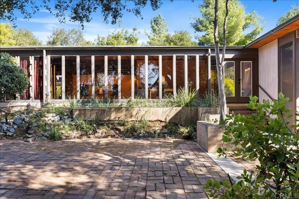 https://cdn.realtyfeed.com/cdn/127/306577303/20285240e3ff10cef94318ba640075db.webp