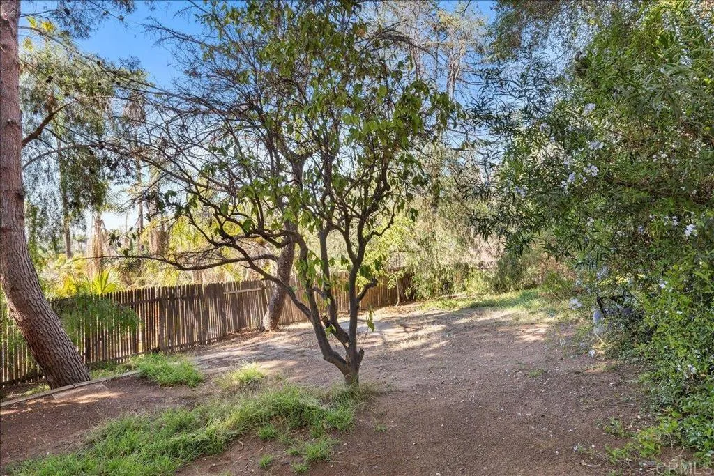 https://cdn.realtyfeed.com/cdn/127/306577303/218b71e146cb76c45891976b85fba775.webp