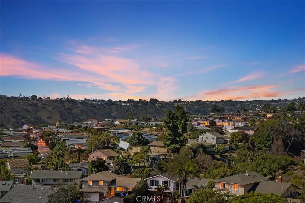 https://cdn.realtyfeed.com/cdn/127/306577471/fd049eec52689f39eef218506d8e1500.webp