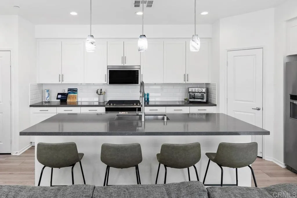 https://cdn.realtyfeed.com/cdn/127/306577490/a64509ae8d94b88c6f468353678e7b01.webp