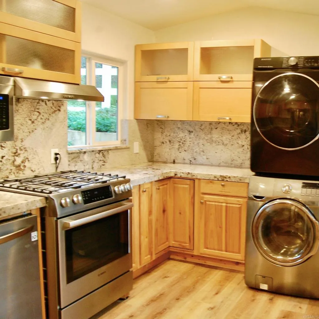 736 Mar Vista Drive