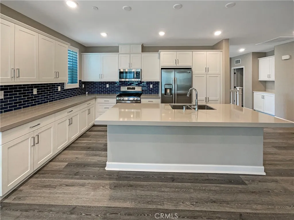 https://cdn.realtyfeed.com/cdn/127/306577522/2c08f144613a1d51a7e51ce6c47d2122.webp