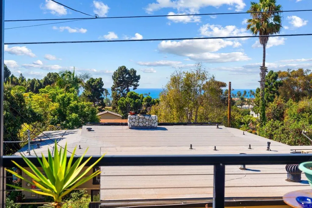 https://cdn.realtyfeed.com/cdn/127/306577559/2b41b505f80f7502a36315c214842180.webp