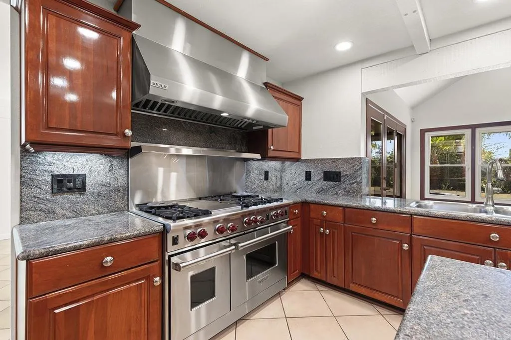 https://cdn.realtyfeed.com/cdn/127/306577580/1d80238feadf4cc4f7784c107083425b.webp