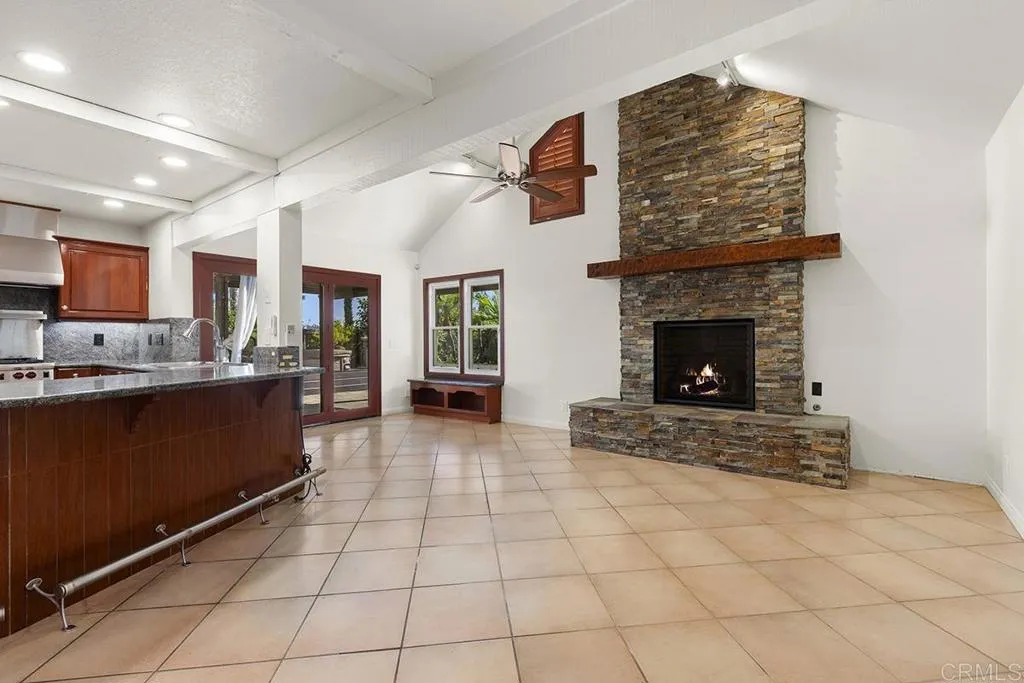 https://cdn.realtyfeed.com/cdn/127/306577580/3a1ac438f3aca6e37f8486eb746c7718.webp