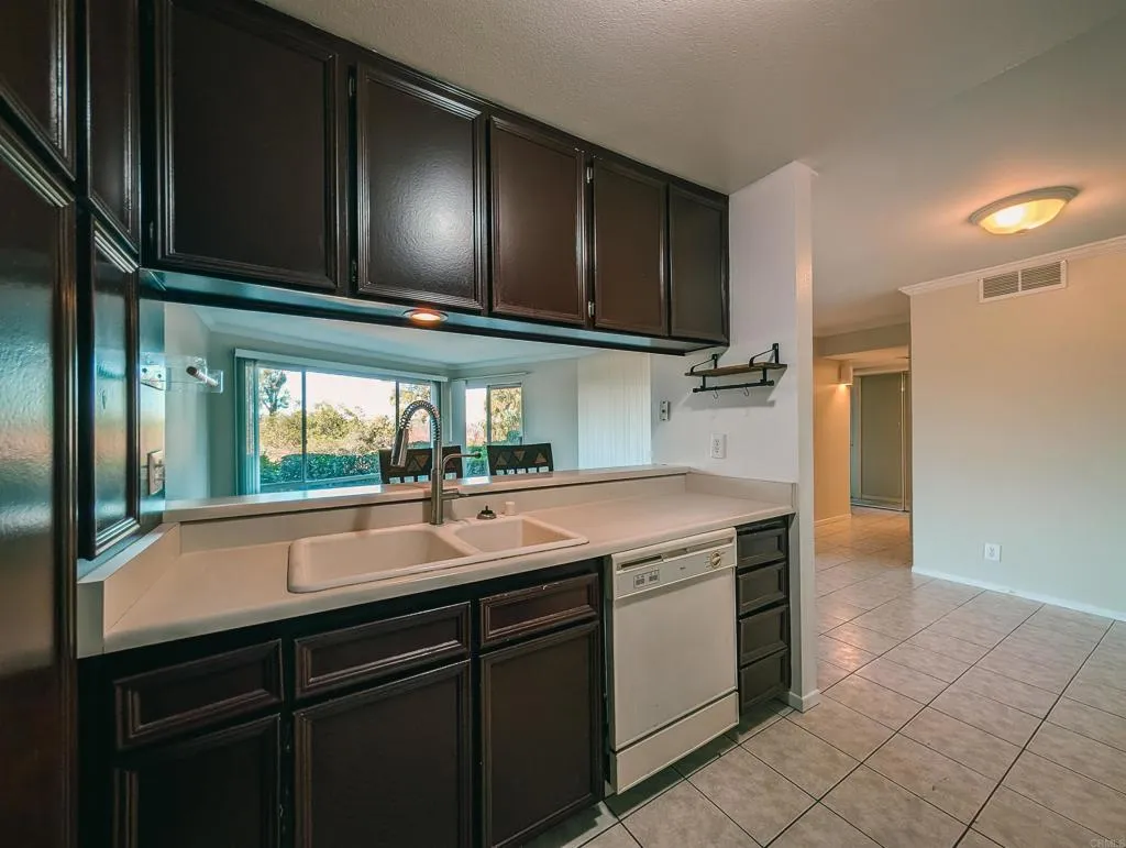 Photo #8: PTP2508181 Listing: Photo #8