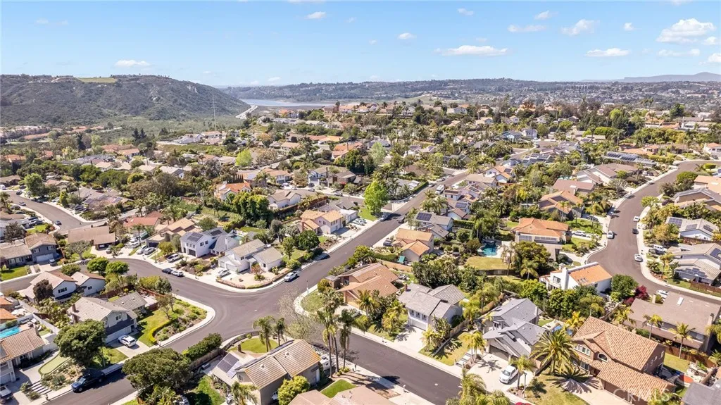 https://cdn.realtyfeed.com/cdn/127/306577897/7604d39ff56a681d0db183e926bc896d.webp