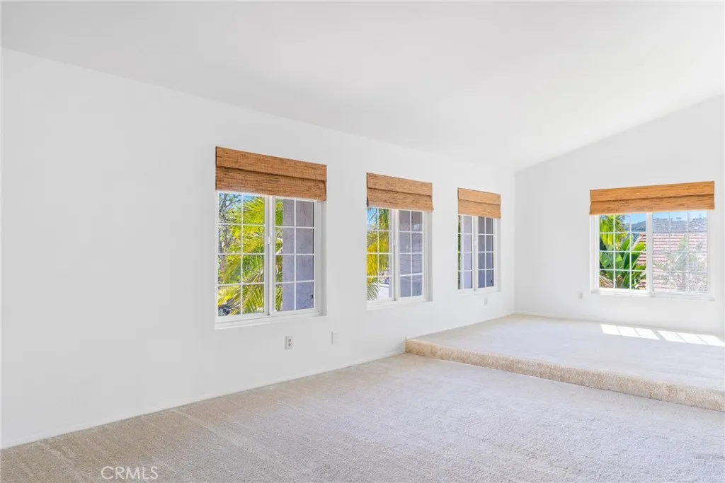 https://cdn.realtyfeed.com/cdn/127/306577897/9b9b135f0808d4690fed0170f98cd328.webp