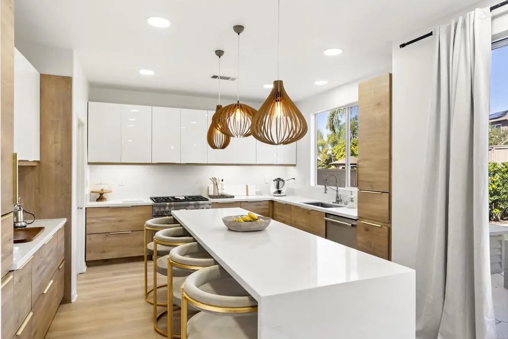 https://cdn.realtyfeed.com/cdn/127/306578121/68a3dd3de380928206263516abe4b9f9.webp