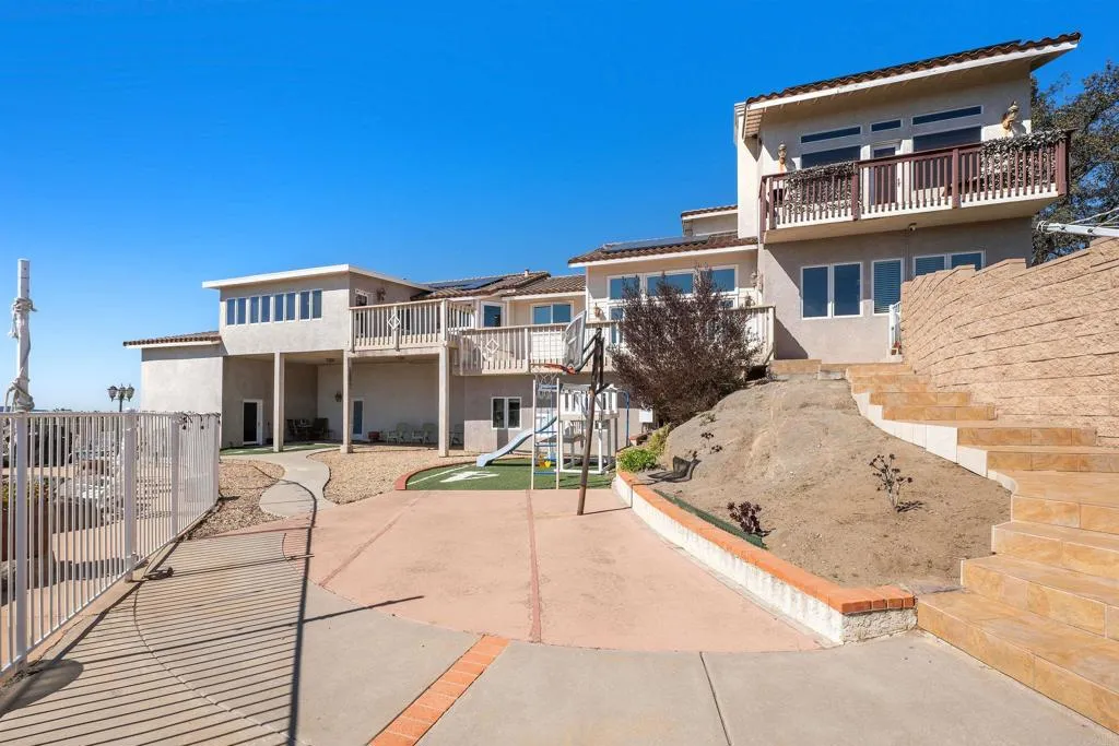 2016 Grade Road, Alpine, CA, 91901