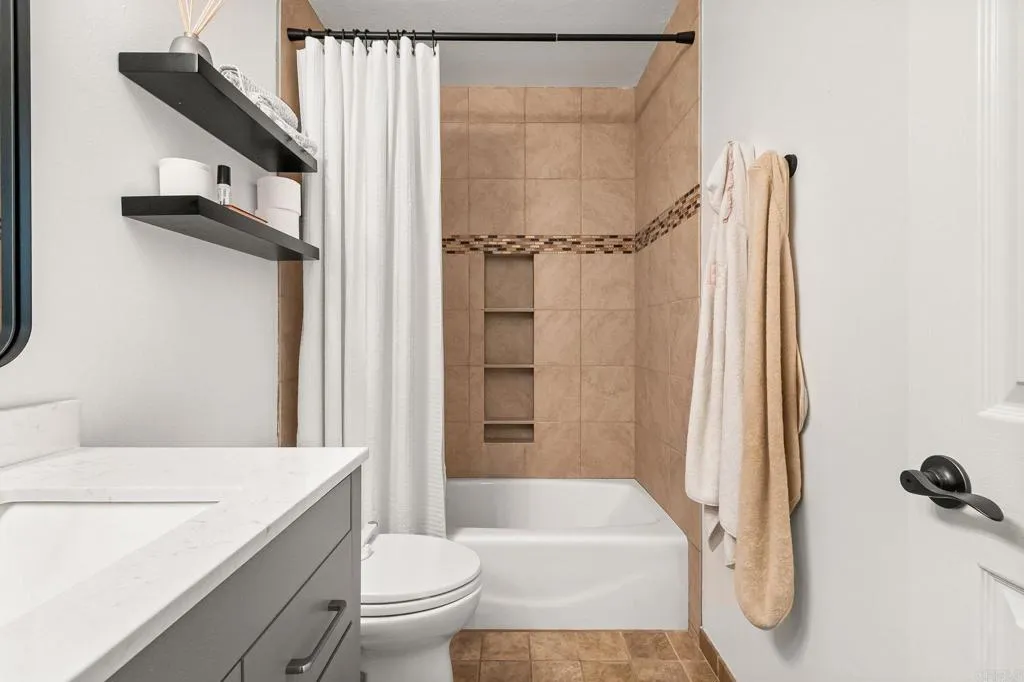 Photo #25: NDP2510415 Listing: Photo #25