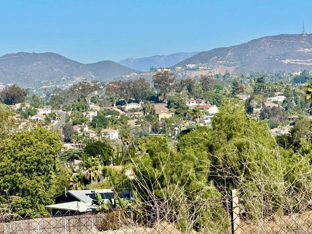 https://cdn.realtyfeed.com/cdn/127/306578270/612803255d3daa3312c9cfa792d66a44.webp