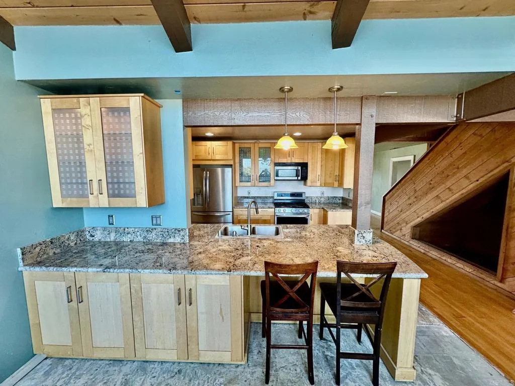 https://cdn.realtyfeed.com/cdn/127/306578270/786ed42eb0e61adbabac2fe9db0128a5.webp