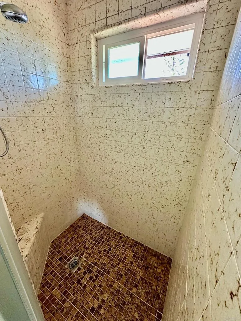 https://cdn.realtyfeed.com/cdn/127/306578270/8ecaec6adc47f1a34165a688d5a6b82f.webp