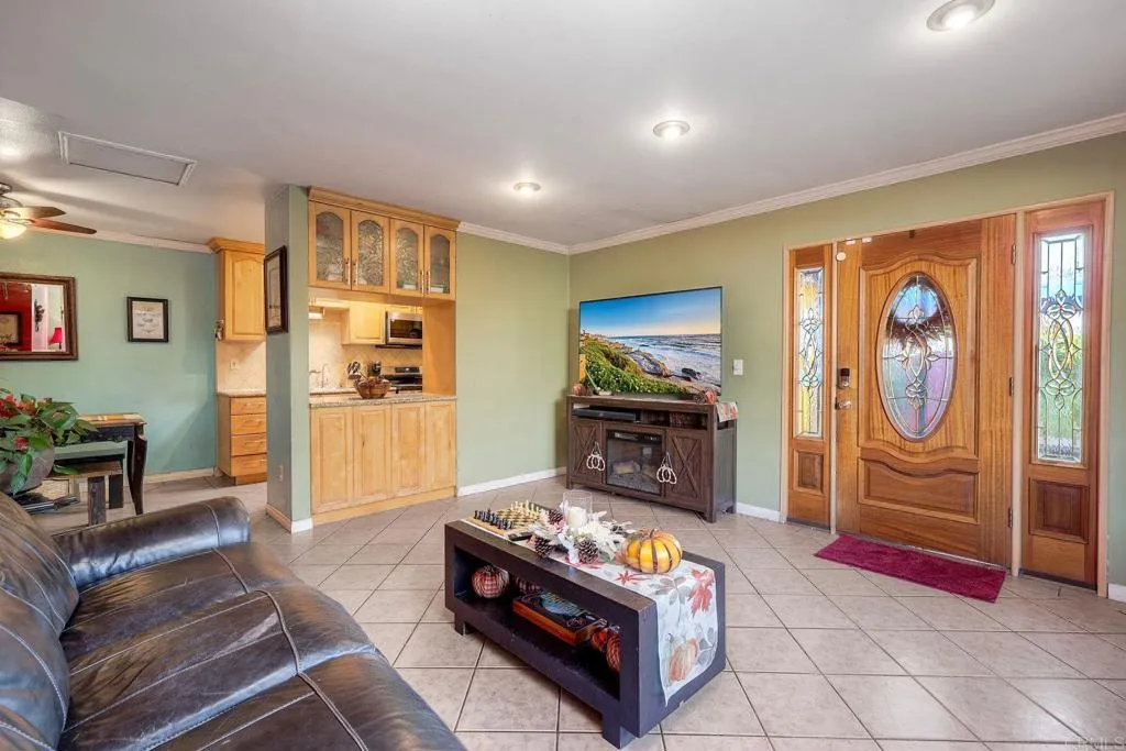 https://cdn.realtyfeed.com/cdn/127/306578328/800b6e23227e9737f42ce6870b435fd3.webp