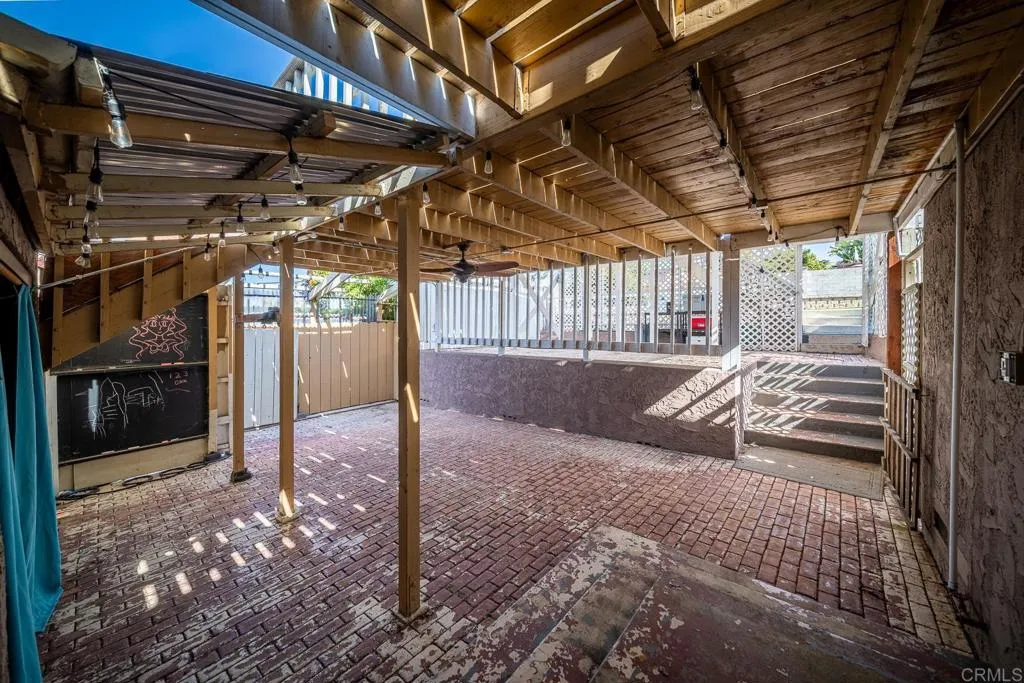 https://cdn.realtyfeed.com/cdn/127/306578387/871a18a181a62939a1ddd199ffff3750.webp