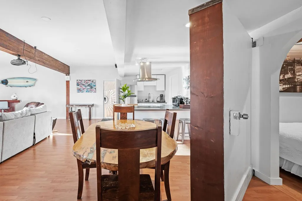 https://cdn.realtyfeed.com/cdn/127/306578463/9ae382d0b24d8b30739a069978b788a3.webp