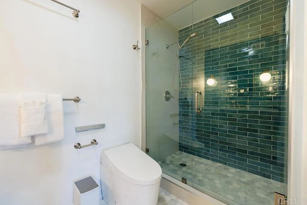 Photo #29: NDP2510425 Listing: Photo #29