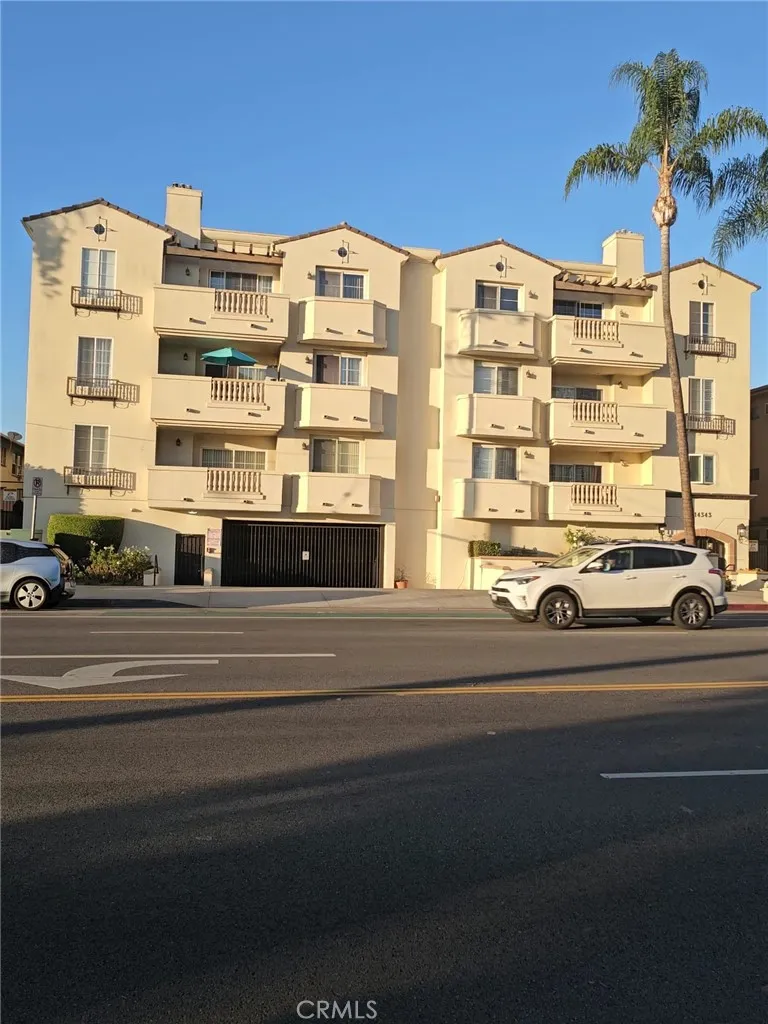 Sherman Oaks, CA 91401