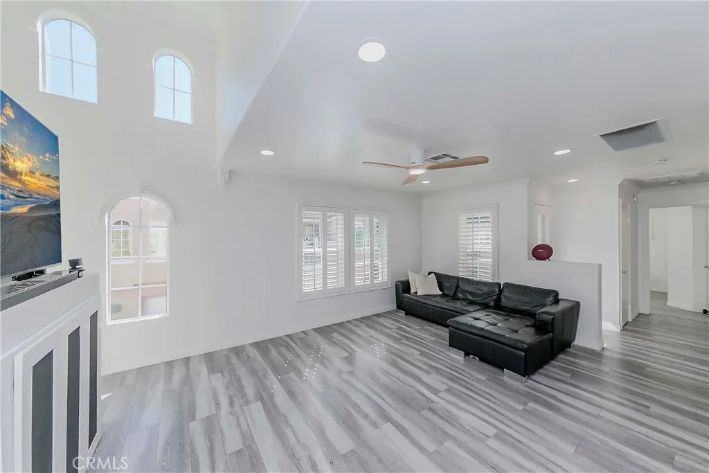 Photo #2: PW25250985 Listing: Photo #2