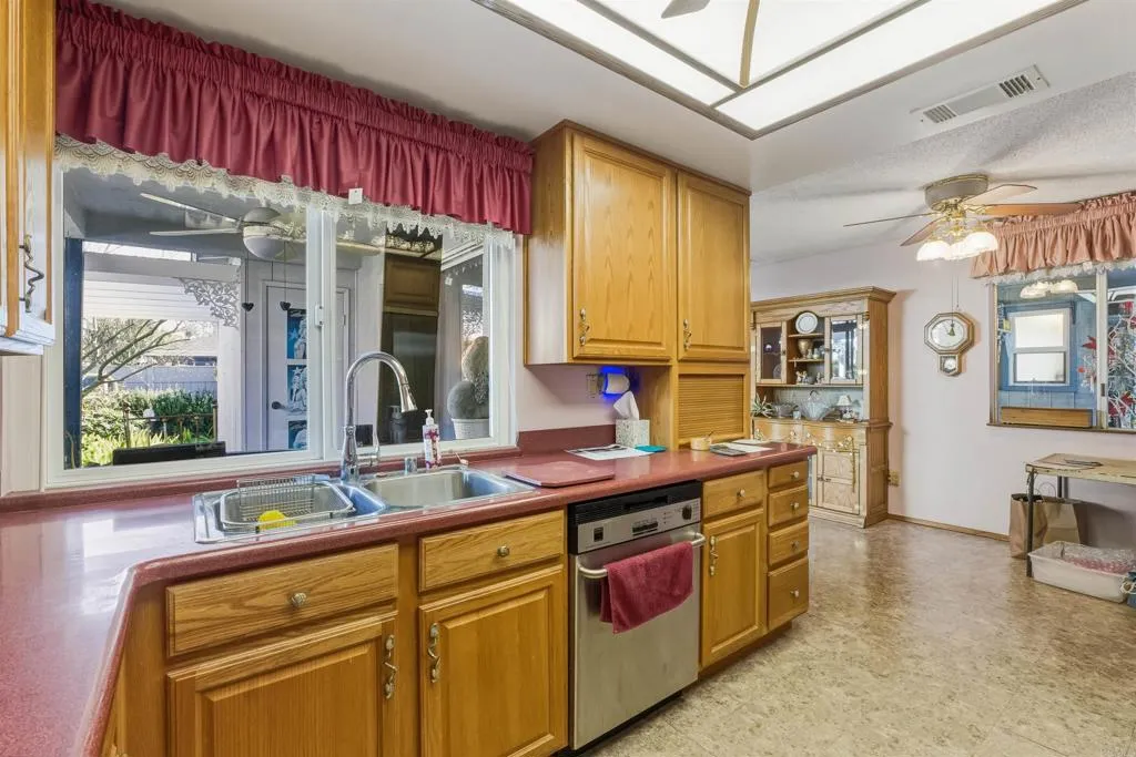 https://cdn.realtyfeed.com/cdn/127/306578649/1bc9513b95b9eb357d3960899d19a297.webp