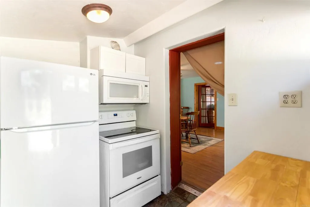 https://cdn.realtyfeed.com/cdn/127/306578745/10492a180134856123b441264b8971ed.webp