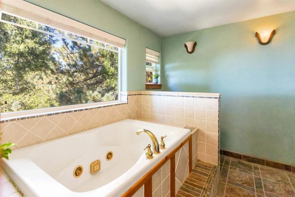 https://cdn.realtyfeed.com/cdn/127/306578745/10bff203c924ce11079753f81206939a.webp