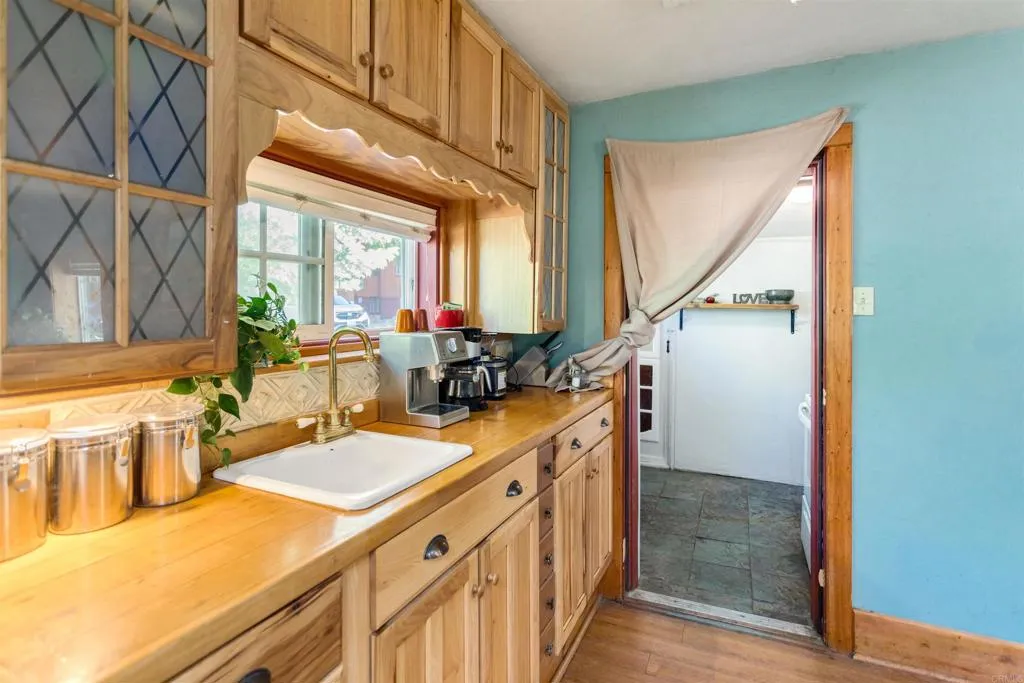 https://cdn.realtyfeed.com/cdn/127/306578745/318ba162853e938b27596724504cea3c.webp
