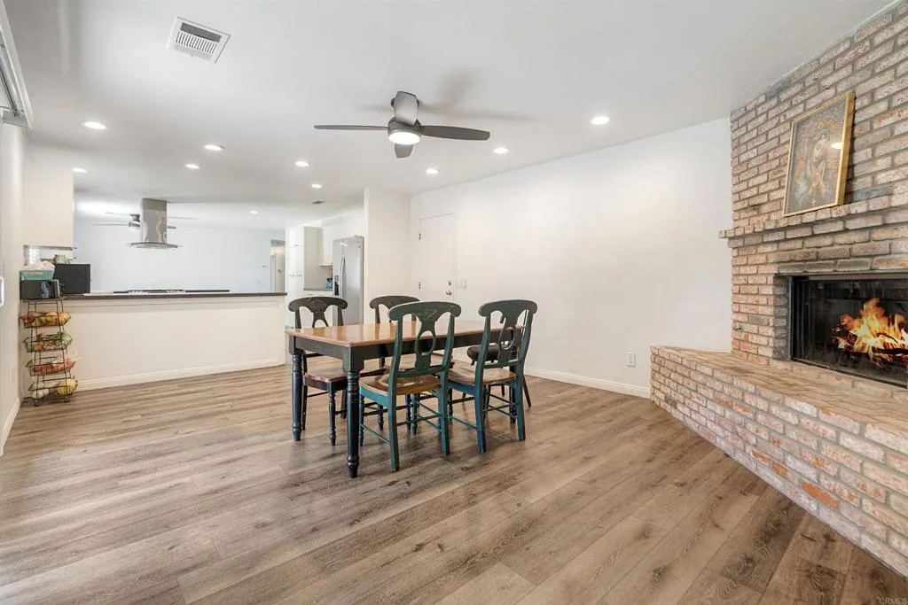 https://cdn.realtyfeed.com/cdn/127/306578773/d24918f6a820860259c469c361746f94.webp