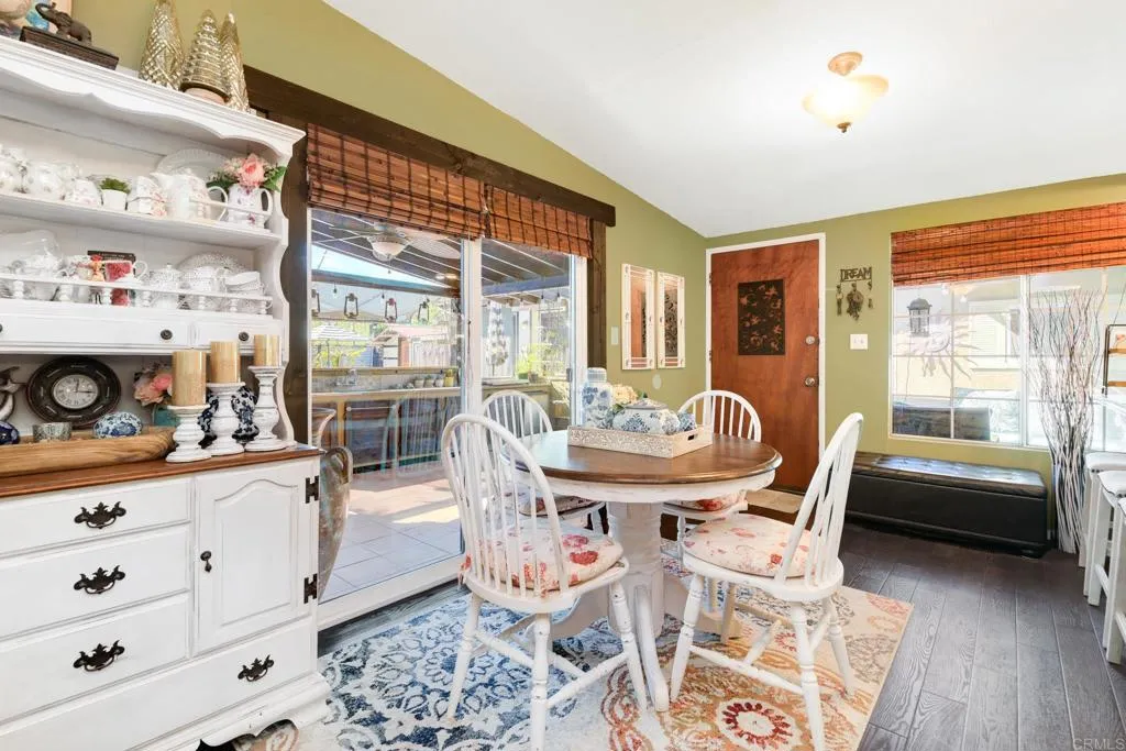 https://cdn.realtyfeed.com/cdn/127/306578852/520f0e6ae05b50d55b36a2d598f832d1.webp