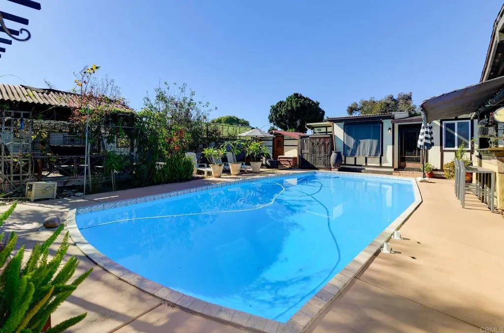 https://cdn.realtyfeed.com/cdn/127/306578852/c5ec7f8f27222baa64002a12a595ef95.webp