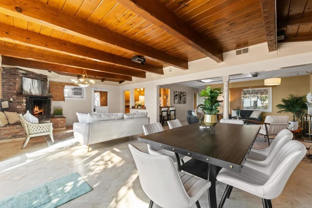 https://cdn.realtyfeed.com/cdn/127/306578905/fd32f86bf1795c144766302c76392799.webp