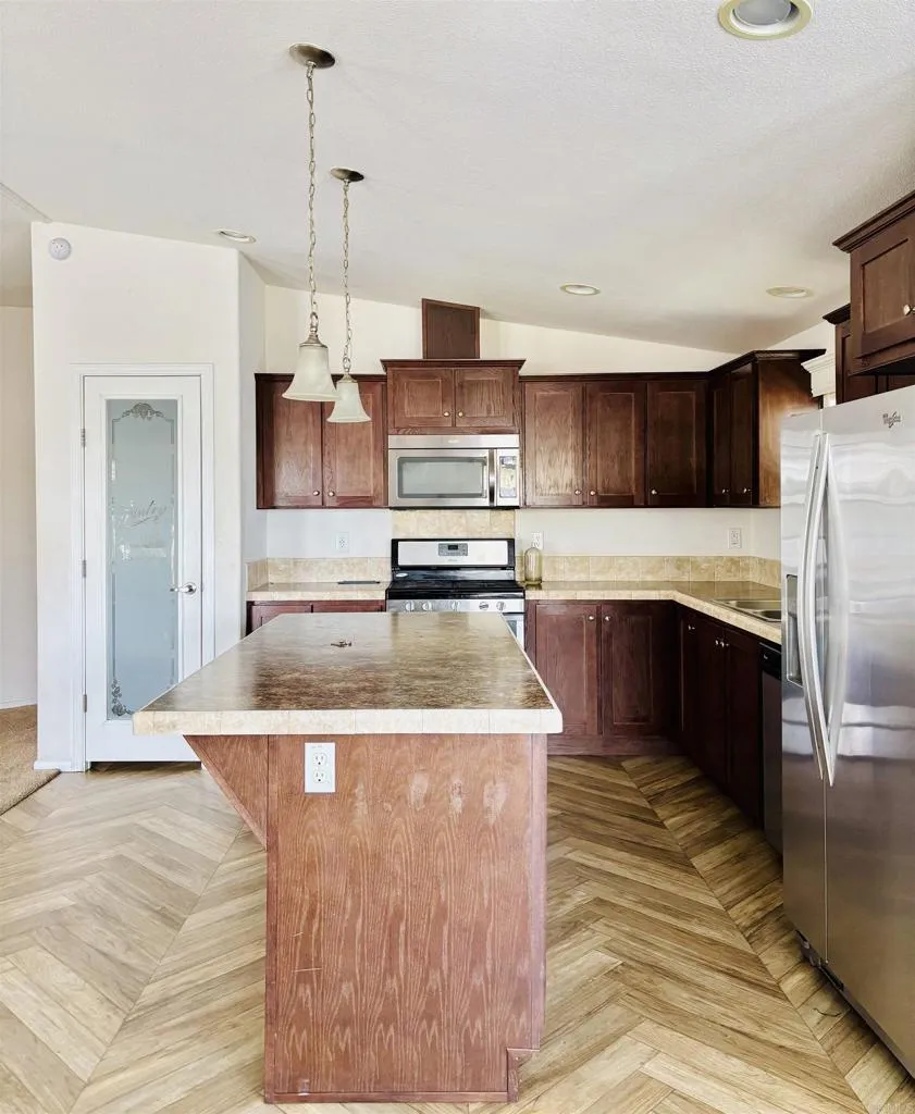 https://cdn.realtyfeed.com/cdn/127/306578956/871c47ee8746530515a725990d2dab72.webp