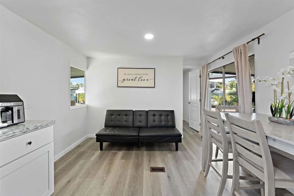 https://cdn.realtyfeed.com/cdn/127/306578957/2869f9b1560735c8cf86039d6dbf0674.webp