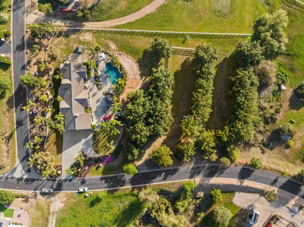 https://cdn.realtyfeed.com/cdn/127/306579017/b3b99283d9cd921820633d74b20b28b1.webp