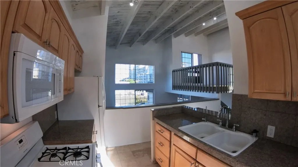 124 Buccaneer Street Unit 1, Marina del Rey, CA 90292 - Photo 4 of 41, Marina Del Rey, CA