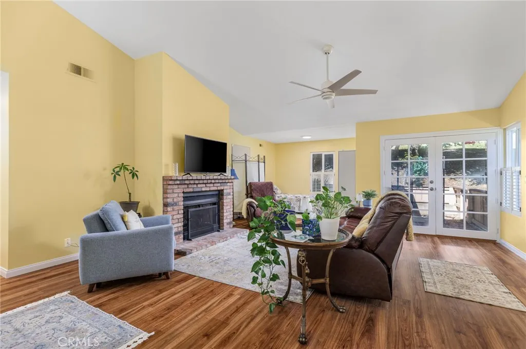 https://cdn.realtyfeed.com/cdn/127/306579414/1589c10e07fad3fbee4909fac24ce81e.webp