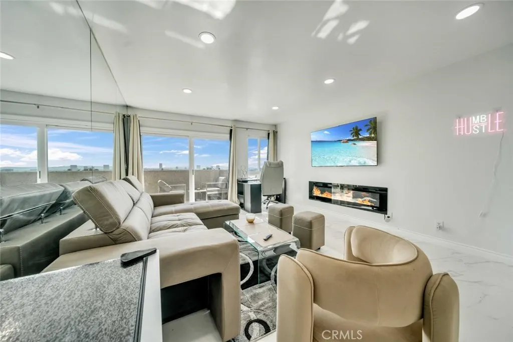 West Hollywood, CA 90069