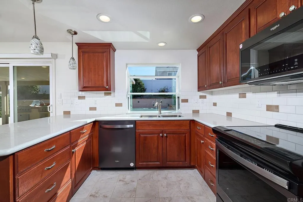 https://cdn.realtyfeed.com/cdn/127/306579739/58577e650fb991bf7e4ed000d0c98a55.webp