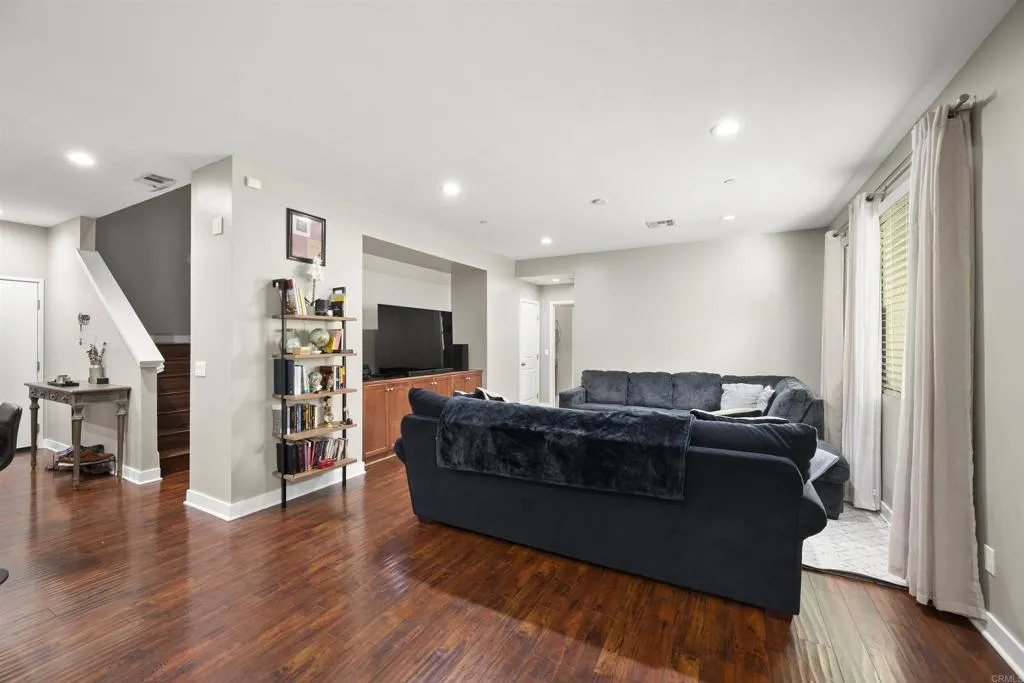 https://cdn.realtyfeed.com/cdn/127/306579837/06a09bb46436230a24f1f29c0f6295b0.webp