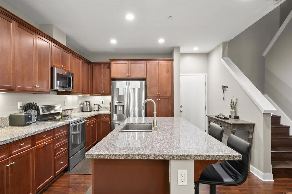 https://cdn.realtyfeed.com/cdn/127/306579837/318c1f99865d3d5f5119aa128caeab5a.webp