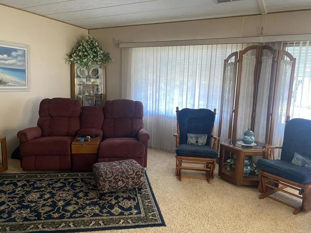 https://cdn.realtyfeed.com/cdn/127/306579848/d69b3e3cc979400756d742a7ad430b52.webp