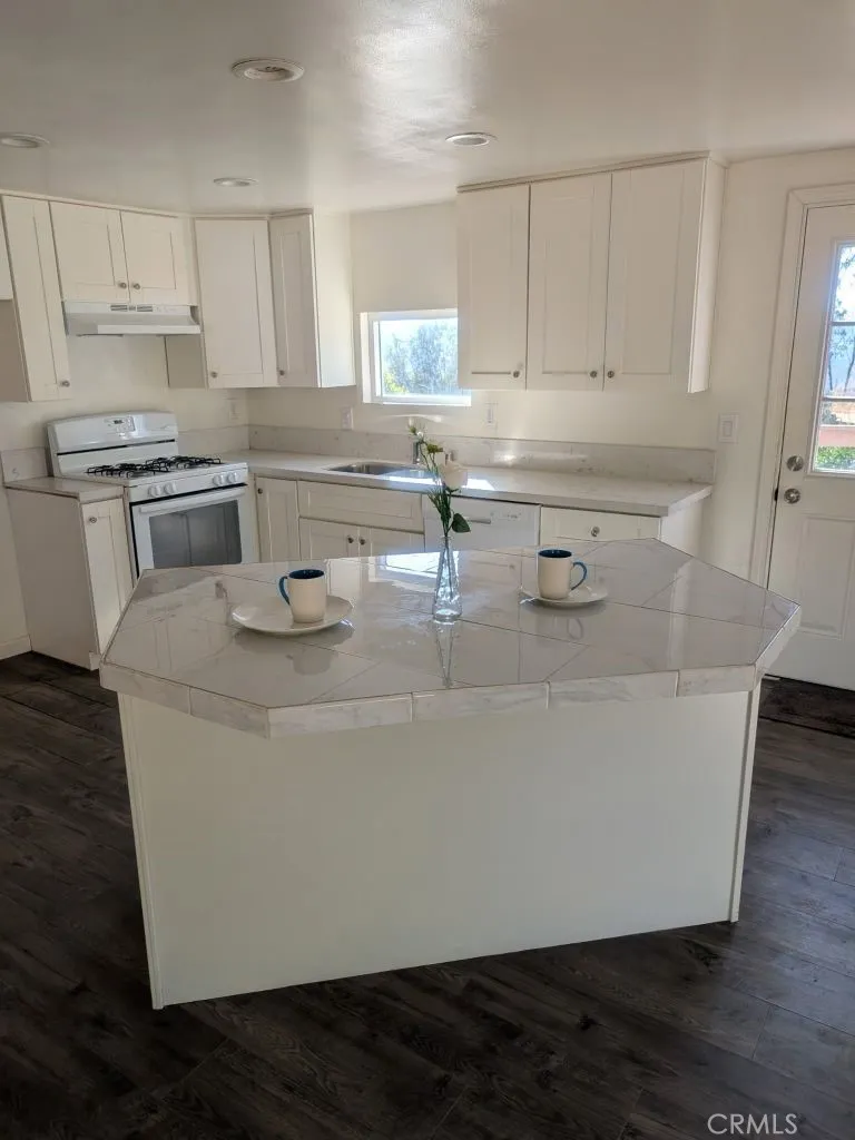 https://cdn.realtyfeed.com/cdn/127/306579943/6e629b9e8db4d9d1c256f9a9b613007a.webp
