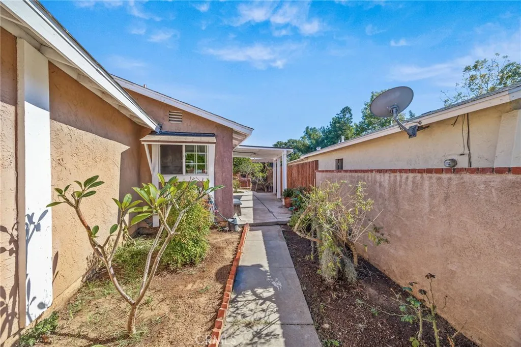 https://cdn.realtyfeed.com/cdn/127/306579990/2529a8f498bda4d53555663a245154f1.webp
