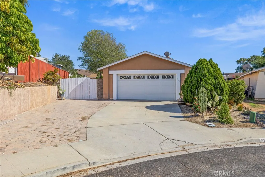 https://cdn.realtyfeed.com/cdn/127/306579990/8eaafbfd10b125f7c3bf108644421000.webp