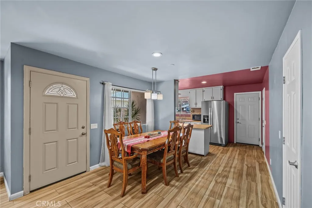 https://cdn.realtyfeed.com/cdn/127/306580017/a4fcc7745b9657b6692501dd74e3b6b6.webp